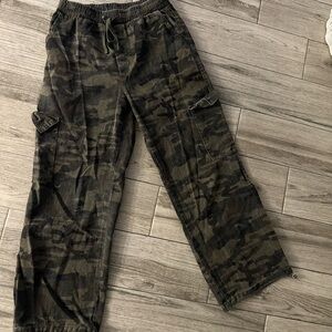 Women’s Camouflage Cargo Pants